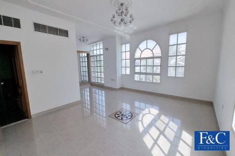 Villa til leje i Umm Suqeim, Dubai, UAE 4 soveværelser, 557.4 kvm № 44684 - foto 17