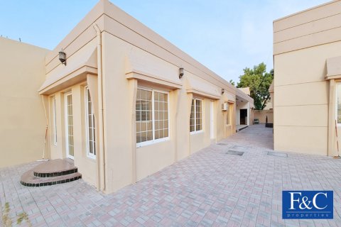 Villa til leje i Al Barsha, Dubai, UAE 5 soveværelser, 650.3 kvm № 44987 - foto 14