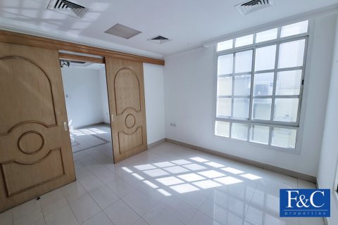 Villa til leje i Umm Suqeim, Dubai, UAE 4 soveværelser, 557.4 kvm № 44684 - foto 7