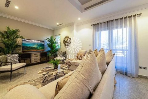 Villa til salg i Palm Jumeirah, Dubai, UAE 3 soveværelser, 423 kvm № 49765 - foto 5