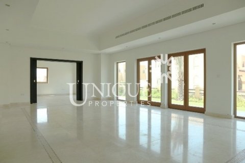 Villa til salg i Al Furjan, Dubai, UAE 5 soveværelser, 600 kvm № 66764 - foto 2