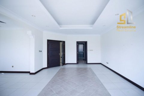 Villa til salg i Palm Jumeirah, Dubai, UAE 4 soveværelser, 676.14 kvm № 63235 - foto 5