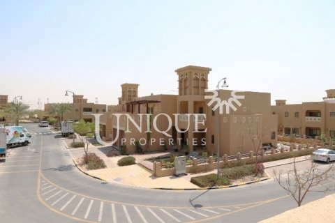 Villa til salg i Al Furjan, Dubai, UAE 5 soveværelser, 600 kvm № 66764 - foto 1