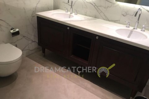 Apartment til salg i Dubai, UAE 2 soveværelser, 134.80 kvm № 70332 - foto 3