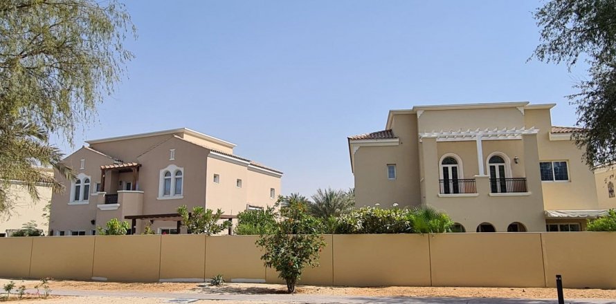 Udviklingsprojekt LA AVENIDA 2 i Arabian Ranches, Dubai, UAE № 65201
