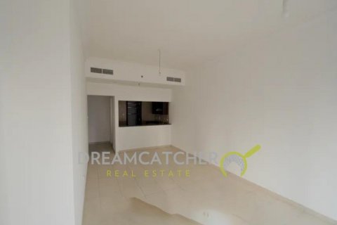 Apartment til salg i Jumeirah Lake Towers, Dubai, UAE 2 soveværelser, 138.89 kvm № 75823 - foto 2