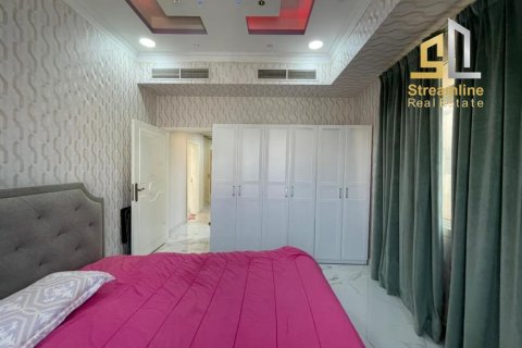 Villa til salg i Mirdif, Dubai, UAE 6 soveværelser, 696.77 kvm № 79512 - foto 4