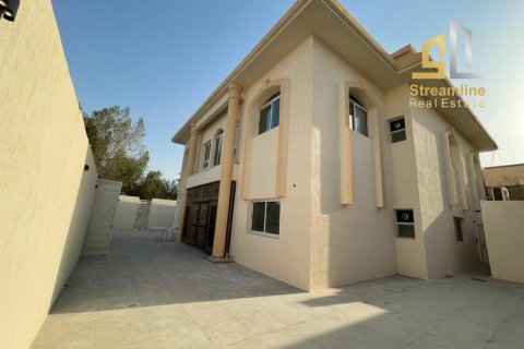 Villa til salg i Mirdif, Dubai, UAE 6 soveværelser, 696.77 kvm № 79512 - foto 11