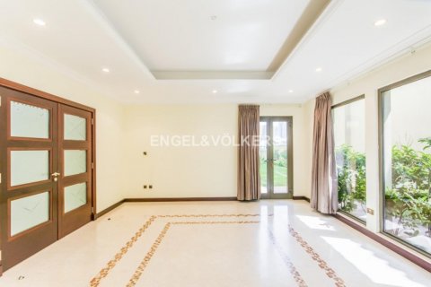 Villa zum Verkauf in Palm Jumeirah, Dubai, VAE 4 Schlafzimmer, 464.51 m2 Nr. 18053 - Foto 18