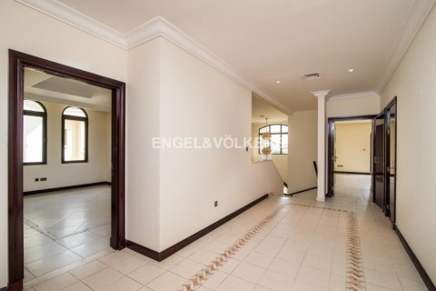 Villa zum Verkauf in Palm Jumeirah, Dubai, VAE 4 Schlafzimmer, 464.51 m2 Nr. 18373 - Foto 7
