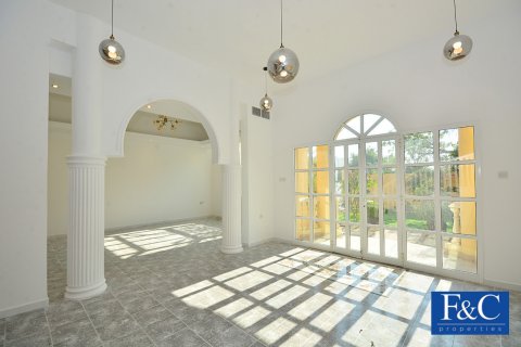 Villa zur Miete in Umm Suqeim, Dubai, VAE 5 Schlafzimmer, 875.8 m2 Nr. 44875 - Foto 3