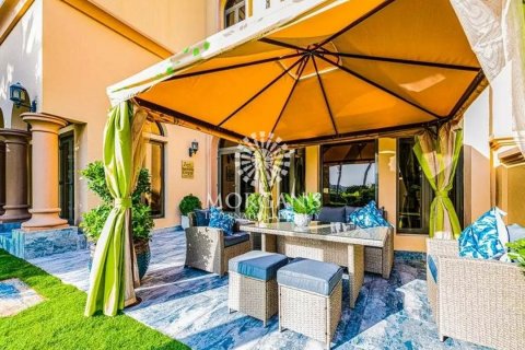 Villa zum Verkauf in Palm Jumeirah, Dubai, VAE 3 Schlafzimmer, 423 m2 Nr. 49765 - Foto 1