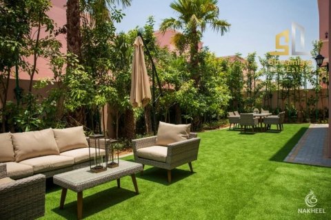 Villa zum Verkauf in Nadd Al Sheba, Dubai, VAE 5 Schlafzimmer, 591.32 m2 Nr. 63225 - Foto 5