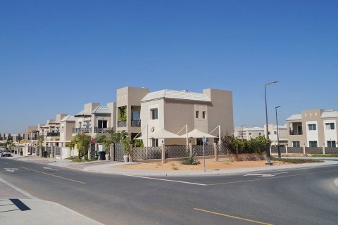 Bauprojekt LIVING LEGENDS VILLAS in Living Legends, Dubai, VAE Nr. 61604 - Foto 3