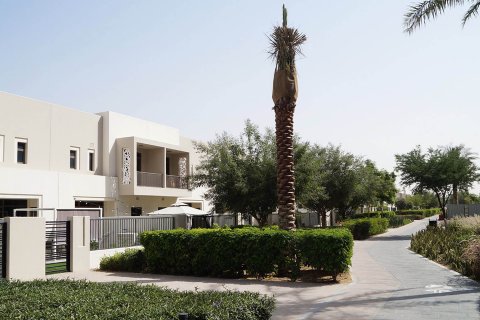 Bauprojekt ZAHRA TOWNHOUSES in Town Square, Dubai, VAE Nr. 61605 - Foto 3