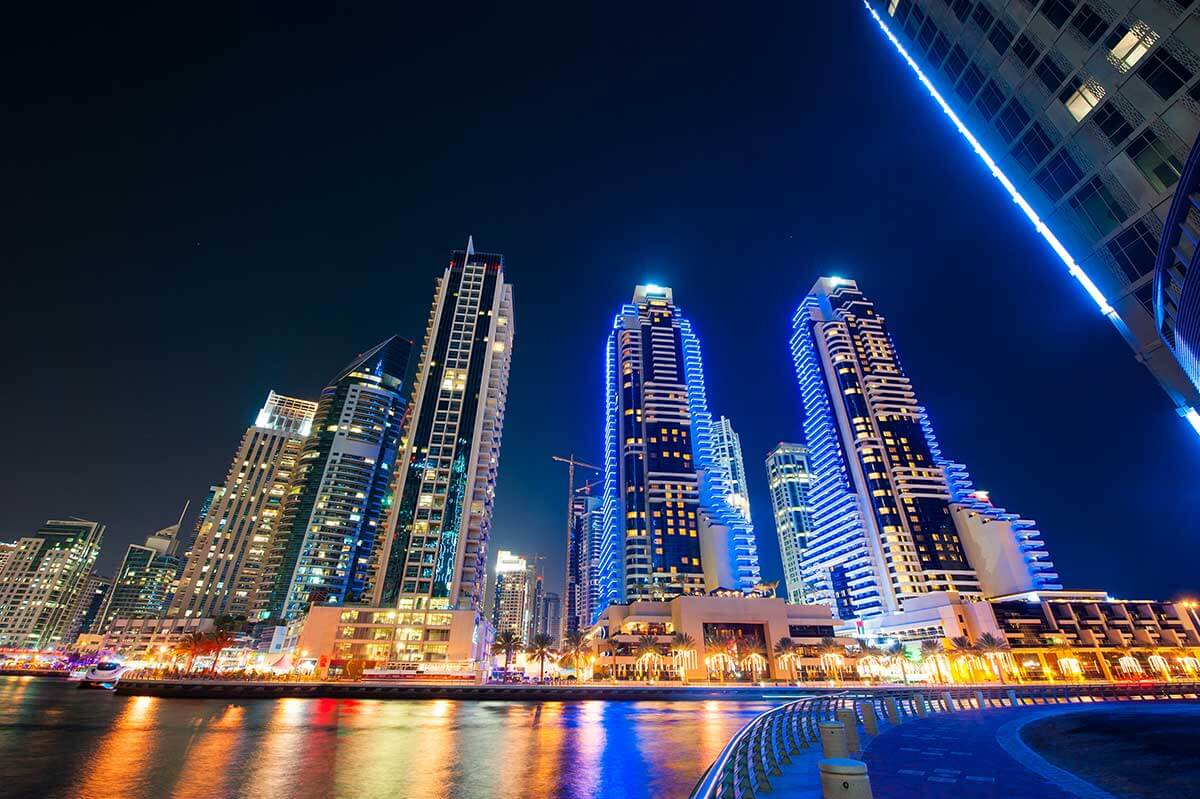 In what district of Dubai is it best to buy an apartment?