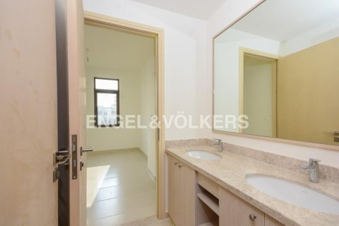 Villa en venta en Reem, Dubai, EAU 4 dormitorios, 371.79 m2 № 19472 - foto 12