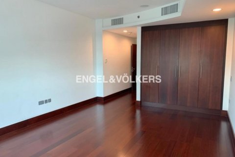 Dúplex en venta en World Trade Center, Dubai, EAU 4 dormitorios, 294.96 m2 № 19642 - foto 16