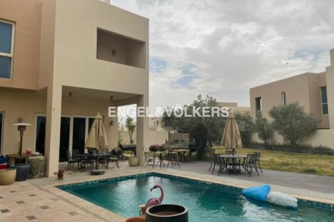 Villa en venta en Dubai Waterfront, Dubai, EAU 5 dormitorios, 1289.76 m2 № 20184 - foto 2