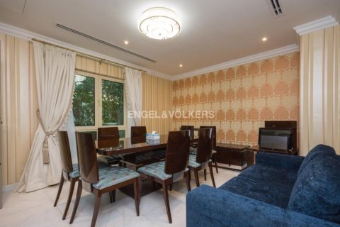 Villa en venta en Jumeirah Islands, Dubai, EAU 5 dormitorios, 557.41 m2 № 19473 - foto 11