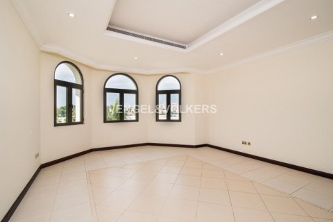 Villa en venta en Palm Jumeirah, Dubai, EAU 4 dormitorios, 464.51 m2 № 18373 - foto 8