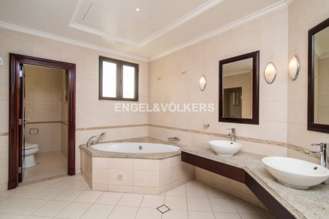 Villa en venta en Palm Jumeirah, Dubai, EAU 4 dormitorios, 464.51 m2 № 18373 - foto 11