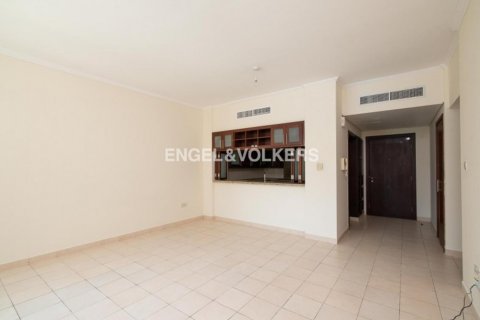 Apartamento en venta en The Views, Dubai, EAU 2 dormitorios, 125.14 m2 № 17993 - foto 2