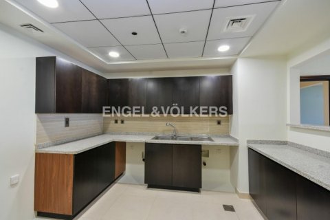 Apartamento en venta en Palm Jumeirah, Dubai, EAU 2 dormitorios, 179.12 m2 № 21730 - foto 7