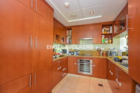 Apartamento en alquiler en The Views, Dubai, EAU 2 dormitorios, 136.57 m2 № 27793 - foto 6