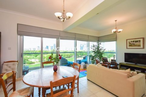 Apartamento en alquiler en The Views, Dubai, EAU 2 dormitorios, 136.57 m2 № 27793 - foto 5