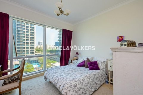 Apartamento en alquiler en The Views, Dubai, EAU 2 dormitorios, 136.57 m2 № 27793 - foto 9