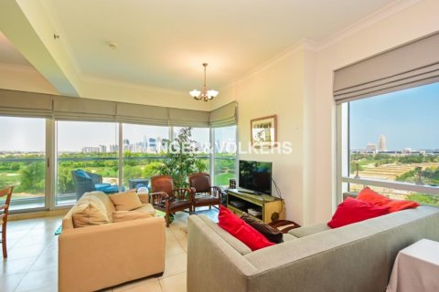 Apartamento en alquiler en The Views, Dubai, EAU 2 dormitorios, 136.57 m2 № 27793 - foto 3