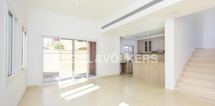 Adosado en Serena, Dubai, EAU 3 dormitorios, 199.93 m² № 28322