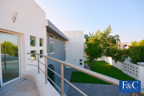 Villa en venta en Al Barsha, Dubai, EAU 5 dormitorios, 487.1 m2 № 44943 - foto 17