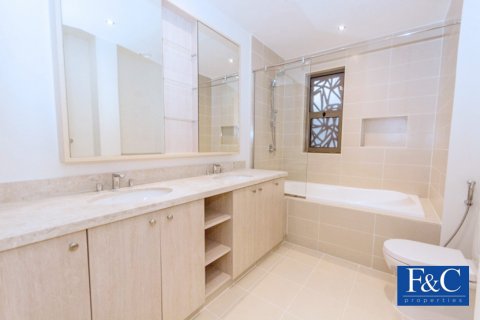 Adosado en venta en Reem, Dubai, EAU 3 dormitorios, 307.2 m2 № 44892 - foto 15