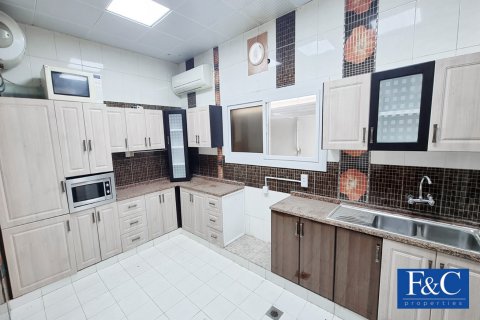 Villa en alquiler en Dubai, EAU 5 dormitorios, 557.4 m2 № 44844 - foto 8
