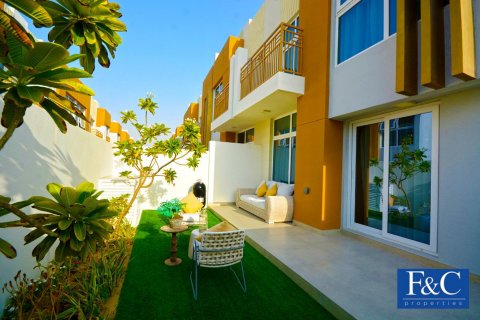 Villa en venta en Dubai, EAU 3 dormitorios, 195 m2 № 44747 - foto 1