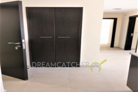 Apartamento en venta en Remraam, Dubai, EAU 2 dormitorios, 92.44 m2 № 47712 - foto 3