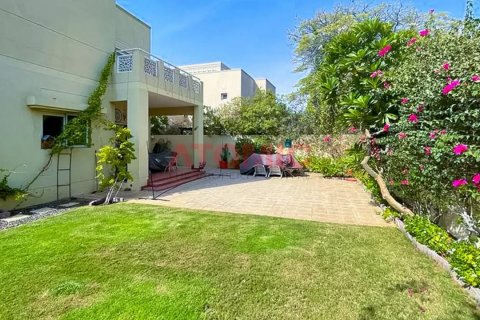 Villa en venta en Meadows, Dubai, EAU 3 dormitorios, 508 m2 № 50156 - foto 8