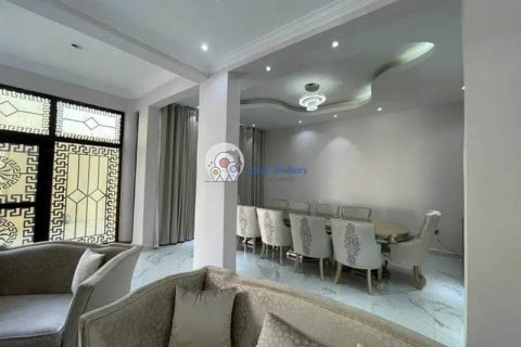Villa en venta en Mirdif, Dubai, EAU 6 dormitorios, 697 m2 № 50137 - foto 4