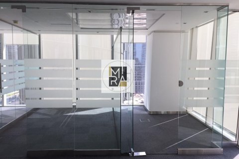 Oficina en alquiler en Business Bay, Dubai, EAU 237.7 m2 № 54759 - foto 8