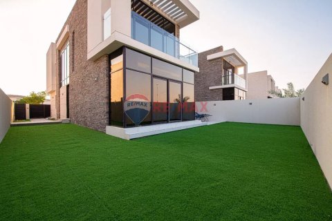 Villa en venta en DAMAC Hills (Akoya by DAMAC), Dubai, EAU 5 dormitorios, 310 m2 № 67252 - foto 1
