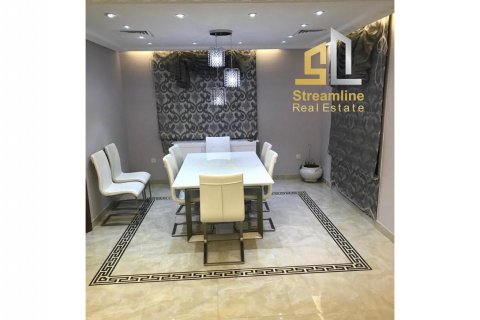 Villa en venta en Falcon City of Wonders, Dubai, EAU 3 dormitorios, 348.57 m2 № 63254 - foto 1
