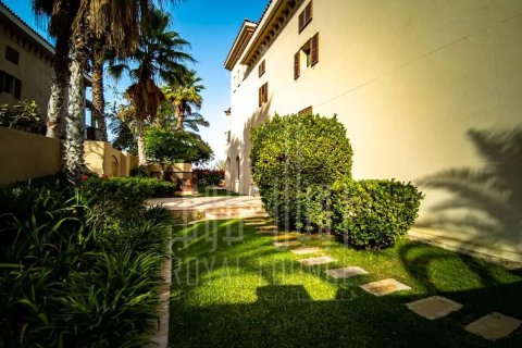 Villa en venta en Saadiyat Island, Abu Dhabi, EAU 4 dormitorios, 695 m2 № 74984 - foto 2