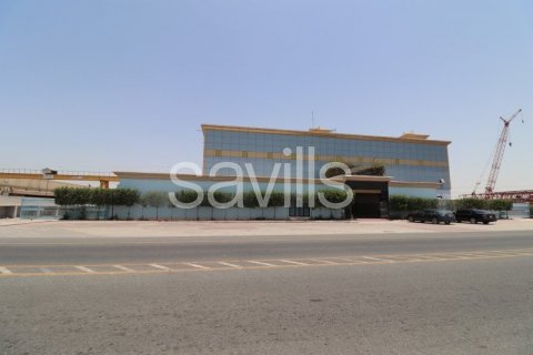 Fábrica en venta en Hamriyah Free Zone, Sharjah, EAU 10999.9 m2 № 74359 - foto 1