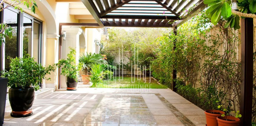 Villa en Saadiyat Island, Abu Dhabi, EAU 7 dormitorios, 808 m² № 74991