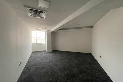 Oficina en alquiler en Al Quoz, Dubai, EAU 7000 m2 № 73090 - foto 5