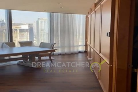 Apartamento en venta en Dubai, EAU 3 dormitorios, 215.81 m2 № 75835 - foto 1