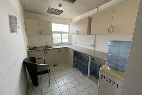 Oficina en alquiler en Al Quoz, Dubai, EAU 7427.10 m2 № 80706 - foto 14