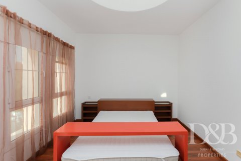 Villa en venta en Arabian Ranches, Dubai, EAU 2 dormitorios, 242.6 m2 № 79388 - foto 4